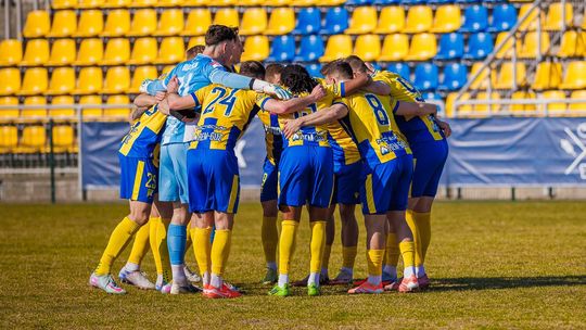 Szachy przed przerwą, meczycho po przerwie. Avia pokonała KSZO