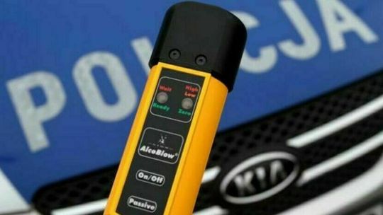 1,5 promila w organizmie kierowcy. Tłumaczył, że to „przez cukierki”