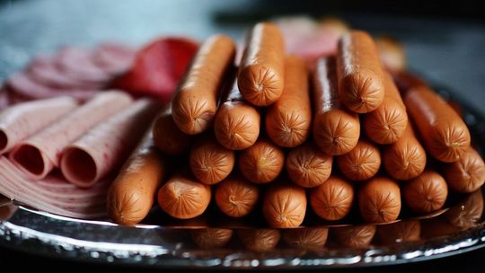 10 lat więzienia za parówki, placki i maślankę