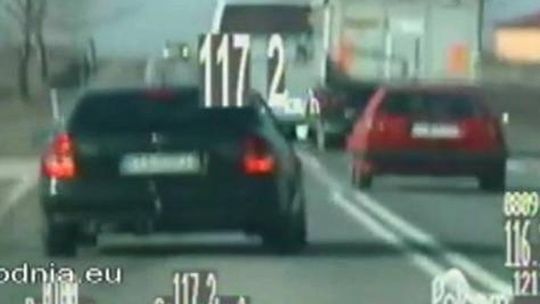 10 nagłupszych wyczynów kierowców na drogach