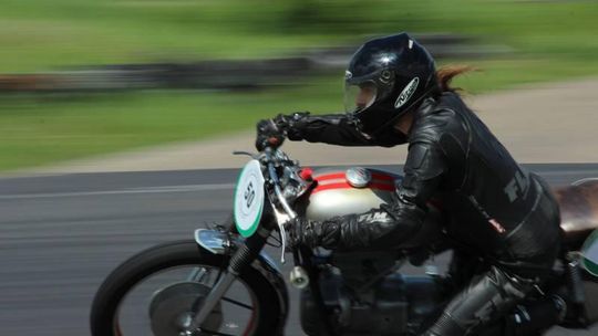 100 lat historii motocykli czyli Super veteran 2012. Zdjęcia i film
