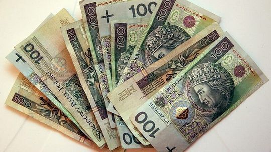 100-złotówki fruwały po Białej Podlaskiej