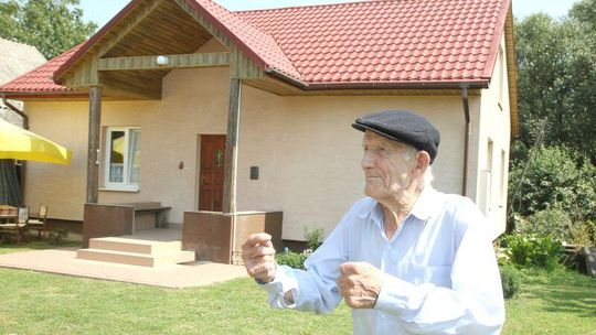 101-latek nie ma jak dojechać do domu. Jest szansa na budowę drogi