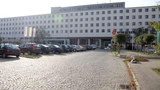 11 tys. metrów powierzchni, a pod spodem schron. "Pentagon" na sprzedaż