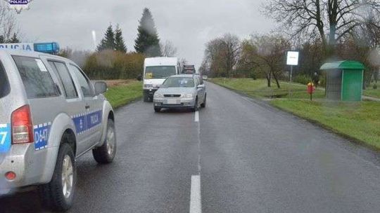 12-latka chciała zdążyć na busa. Wbiegła pod samochód