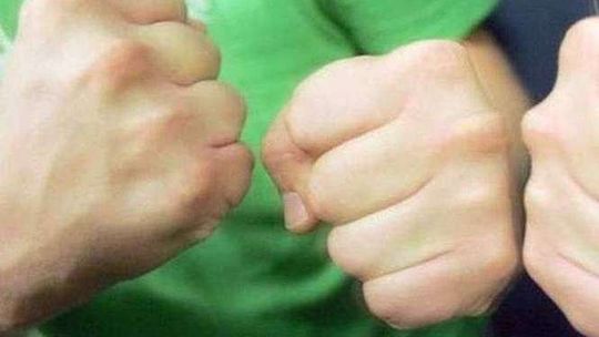 14-latek pobił 48-latka i zabrał mu telefon