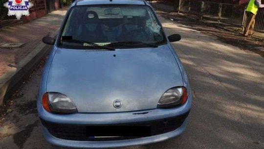 14-latek potrącony przez seicento. Wybiegł zza ciężarówki