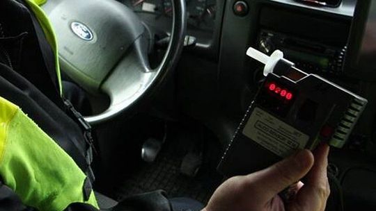 15-latek po alkoholu na skuterze i z dwoma pasażerami