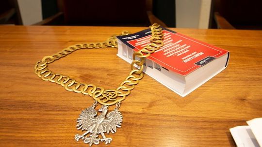 15-latek zakuty w kajdanki i zatrzymany. Sąd: działania policjantów "nielegalne, niezasadne..."