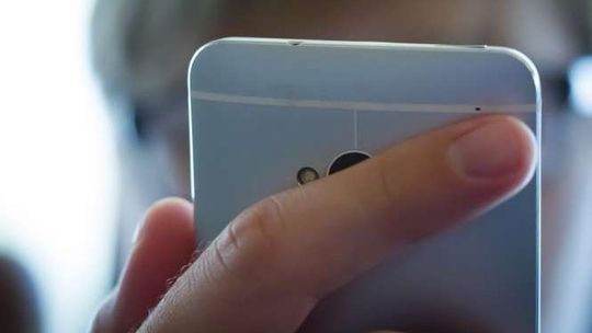 16-latek zadzwonił do ABW: "W lesie jest bomba"