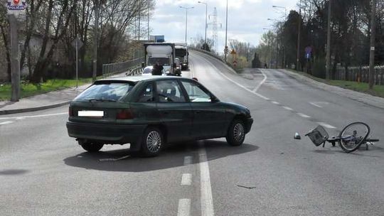 16-letnia rowerzystka potrącona przez samochód