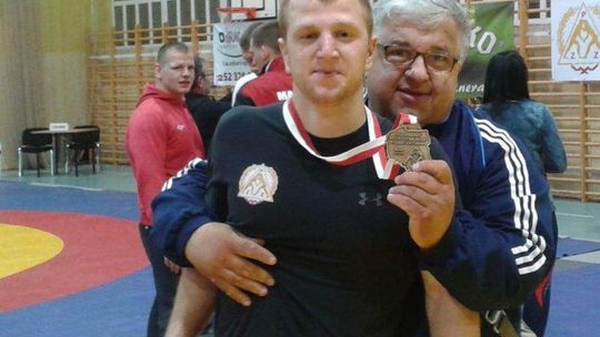 16 medali województwa lubelskiego podczas młodzieżowych mistrzostw Polski w zapasach