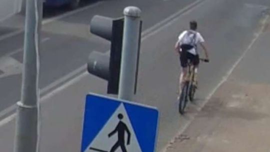 17-latek na rowerze potrącił kobietę na przejściu dla pieszych