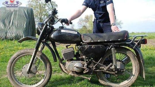 17-latek wjechał w pieszych motocyklem i uciekł