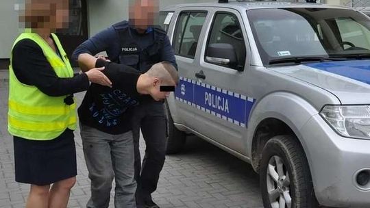 17-latek z Warszawy prawie oszukał kobietę, już wypłacała 45 tys. zł z konta