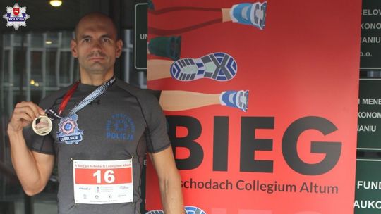 17 pięter w mniej niż dwie minuty. Policjant z Białej Podlaskiej wicemistrzem Polski