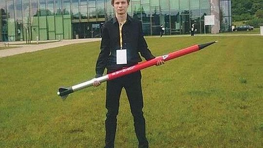 18-latek buduje rakiety sondażowe. "Od dzieciństwa mnie to kręciło"