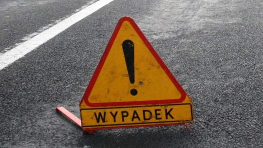 18-latek leżał na jezdni. Zginął potrącony przez samochód