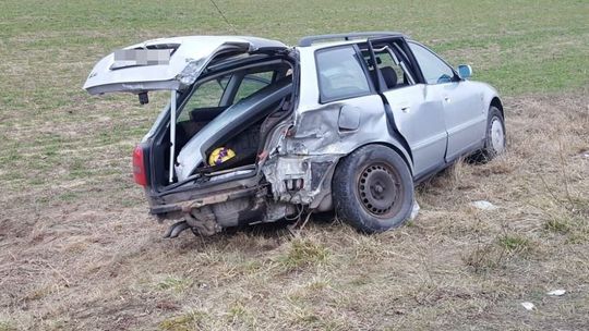 18-latek nie ustąpił pierwszeństwa. Trzy osoby w szpitalu [zdjęcia]