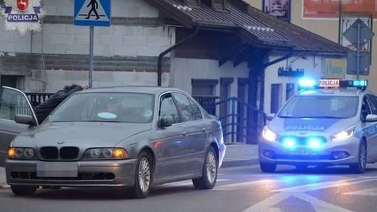 18-latek potrącił 17-latkę na przejściu dla pieszych