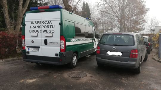 18-latek woził pasażerów autem rodziców używając Taxify. Skontrolowała go ITD