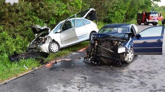 18-latka zjechała na drugi pas. Cztery osoby ranne 