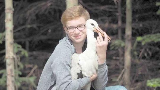 18-letni Kamil kocha bociany. Otworzył dla nich ośrodek rehabilitacji