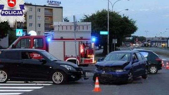 19-latek nie ustąpił pierwszeństwa. Zderzyły się trzy auta