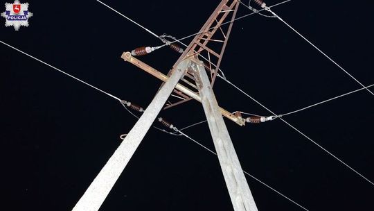 19-latek wszedł na słup, został porażony prądem i spadł. Nie żyje