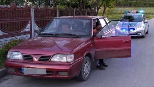 2,5 promila u kierowcy poloneza. Jechał po piwo