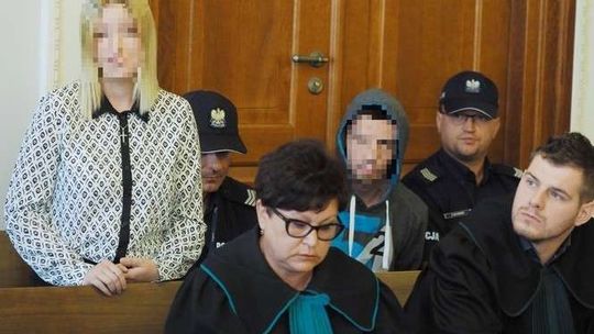 2-letnia Amelka była bita i przypalana papierosem? Proces matki i jej partnera [zdjęcia]