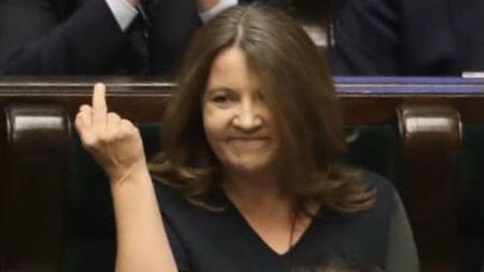 2 miliardy złotych na media publiczne zamiast na onkologię. Burza po geście posłanki PiS