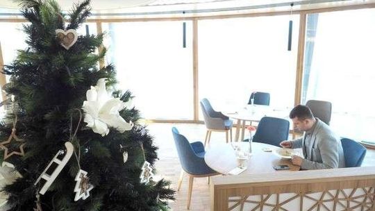 2 PI ER: Restauracja w LCK juz działa. Lokalne produkty na okrągło