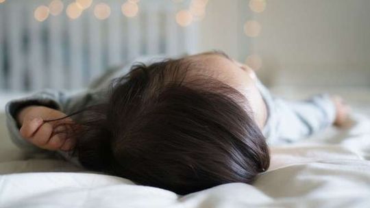 20-latka podejrzana o narażenie życia dziecka. 8-miesięczny chłopiec z pękniętą czaszką