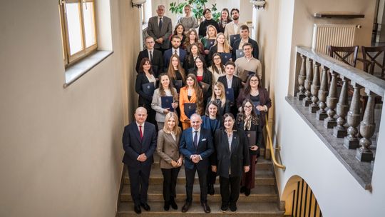 20 miejskich stypendiów dla najlepszych. Prawie 350 tys. zł trafi do młodych naukowców