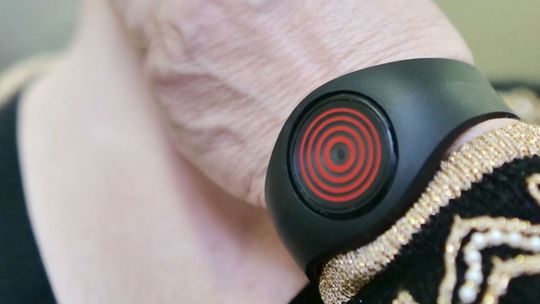200 mieszkańców Lublina otrzyma od Urzędu Miasta elektroniczne opaski na rękę