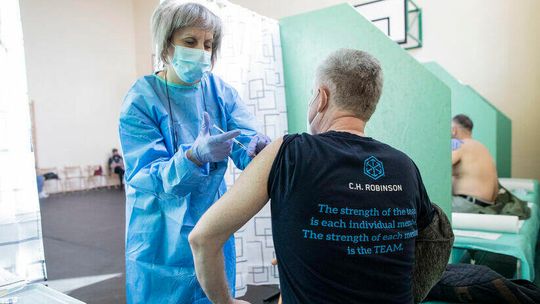 200 zł w bonie dla zaszczepionych? Propozycja radnego na zachętę