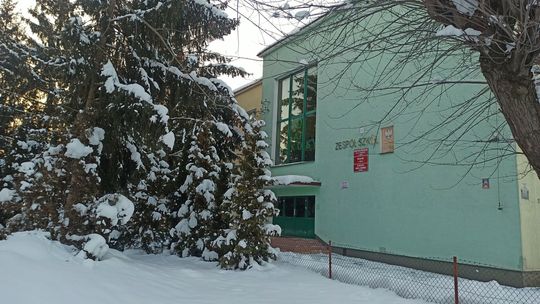 2000 podpisów mieszkańców trafiło do kosza. Ale mieszkańcy ciągle walczą o szkołę