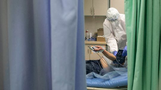 21 049 nowych przypadków zakażenia koronawirusem w Polsce. Zmarło 70 osób