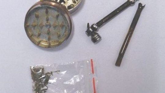 21-latek trafił do aresztu, bo miał 0,34 grama marihuany