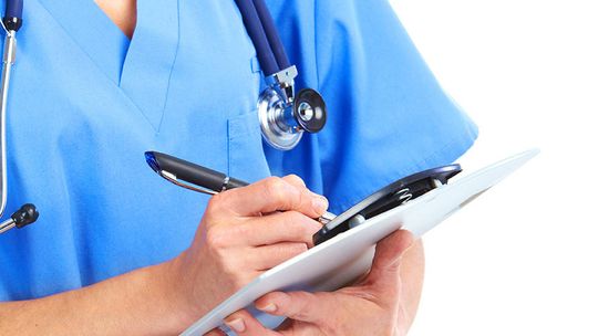 21 lekarzy oskarżonych o branie łapówek