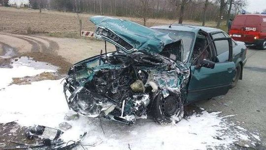 22-latek skręcał ciężarówką. Spowodował poważny wypadek 