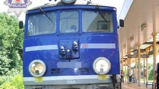 23-latek chciał wskoczyć pod pociąg na dworcu