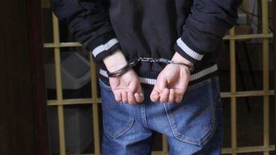 24-latek wszedł do urzędu i brutalnie pobił urzędniczkę