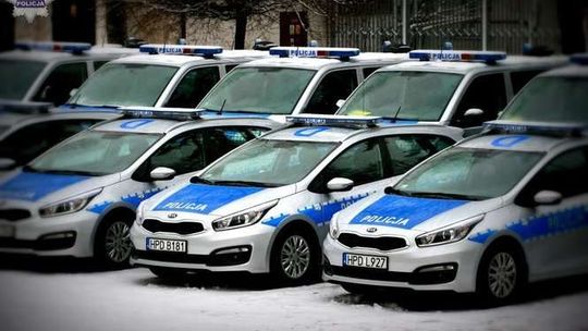 24 nowe radiowozy i 49 nowych policjantów (zdjęcia, wideo)