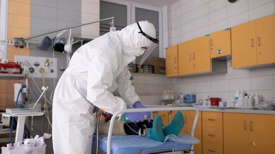 2431 nowych przypadków zakażenia koronawirusem w Polsce. Zmarło 45 chorych