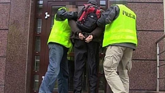 25-latek kradł krzyże z cmentarza przy Drodze Męczenników Majdanka