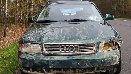 27-latek jechał rozbitym audi po drodze krajowej