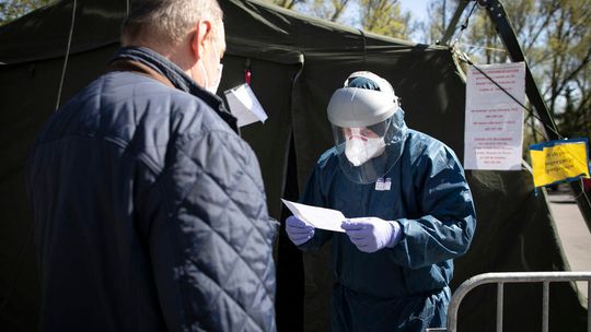 294 nowe przypadki zakażenia koronawirusem w Polsce. Zmarło 21 chorych