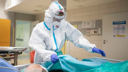 299 nowych przypadków zakażenia koronawirusem w Polsce. Zmarło 5 chorych